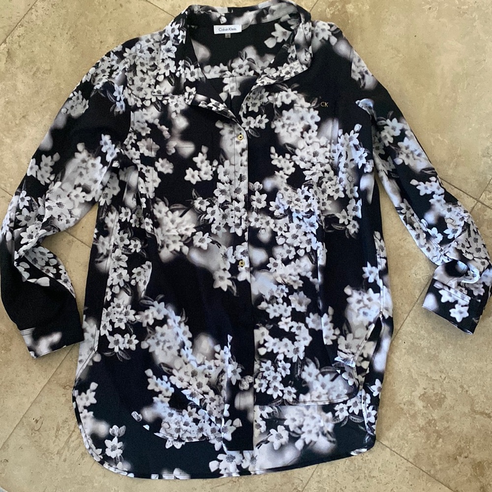 Calvin Klein long shirt. Great condition.